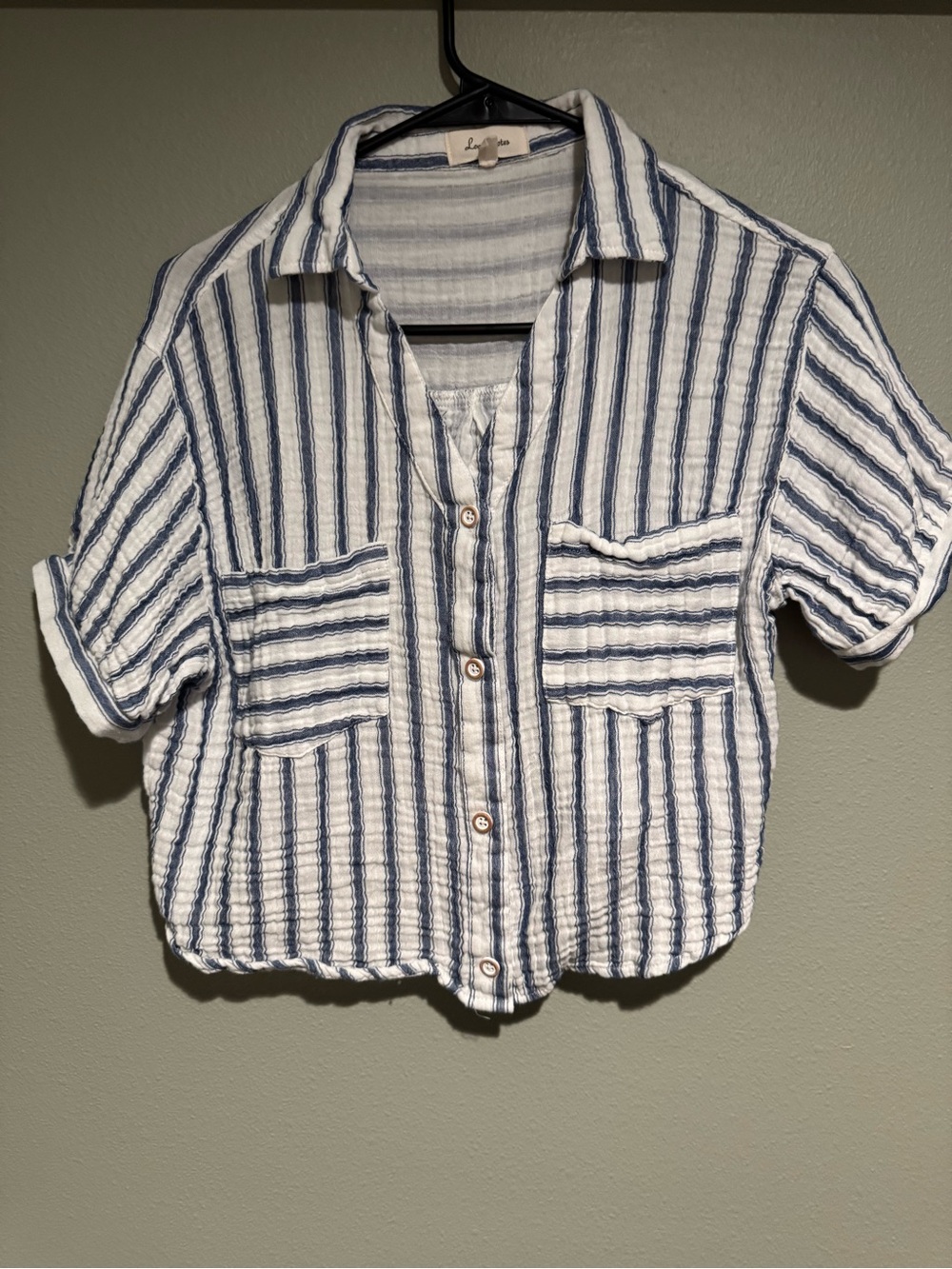 Love Notes Striped Blue & White Button-Up Lightweight Top size medium